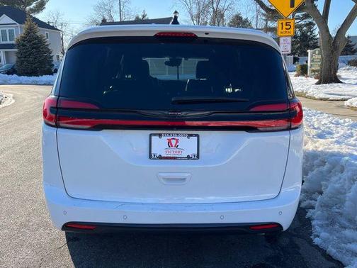 Bright White Clearcoat 2024 Chrysler Pacifica Hybrid S Appearance Pkg