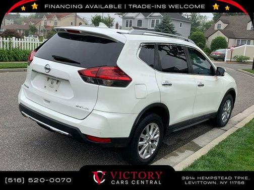 2017 Nissan Rogue SV