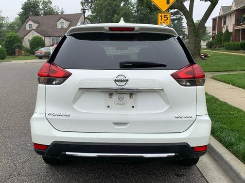2017 Nissan Rogue SV