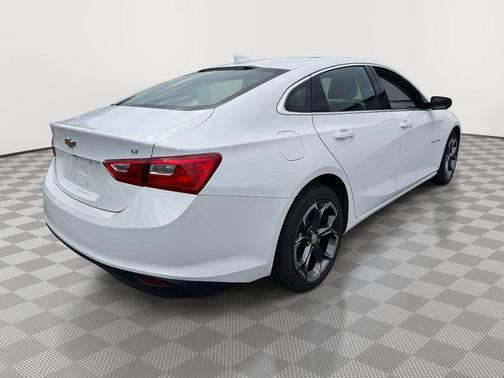 Summit White 2023 Chevrolet Malibu FWD 1LT