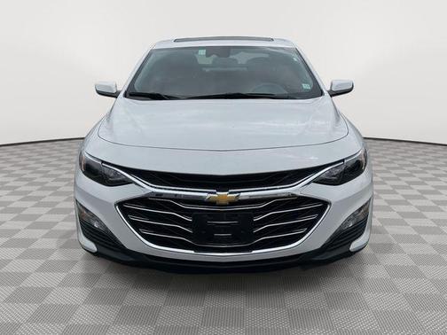 Summit White 2023 Chevrolet Malibu FWD 1LT