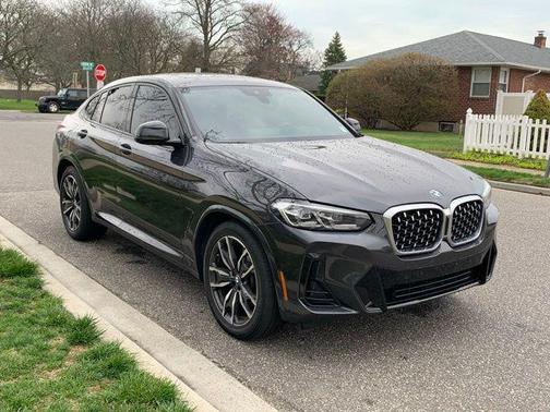 2022 BMW X4 xDrive30i