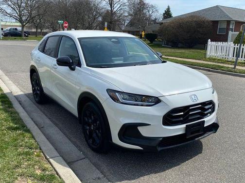 Platinum White Pearl 2023 Honda HR-V AWD Sport