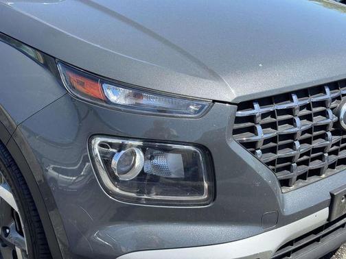 Ecotronic Gray 2023 Hyundai VENUE SEL