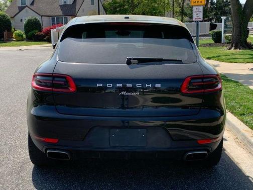 2018 Porsche Macan Base