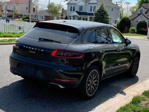 2018 Porsche Macan Base