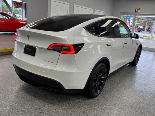 2021 Tesla Model Y Long Range Dual Motor All-Wheel Drive