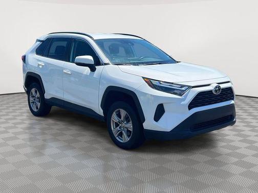Ice Cap 2024 Toyota RAV4 XLE