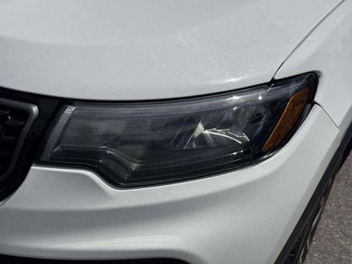 Bright White Clearcoat 2024 Jeep Compass Limited