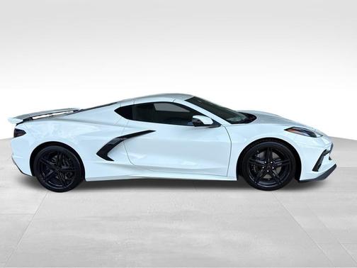 2026 Chevrolet Corvette Stingray w/2LT