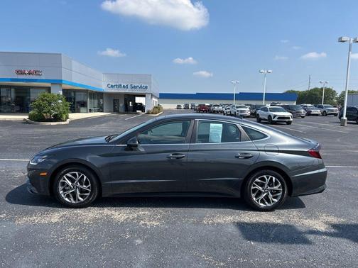 2022 Hyundai SONATA SEL