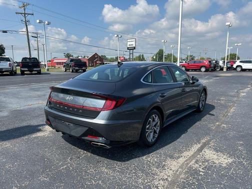 2022 Hyundai SONATA SEL