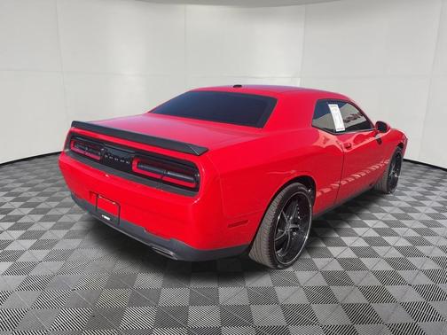 2015 Dodge Challenger SXT