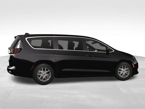 2025 Chrysler Voyager LX
