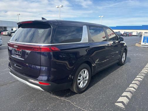 2023 Kia Carnival LX