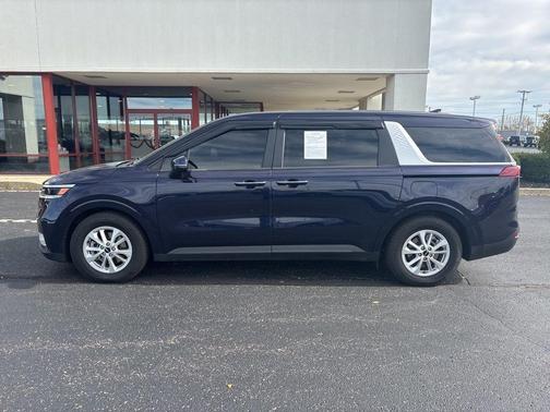 2023 Kia Carnival LX
