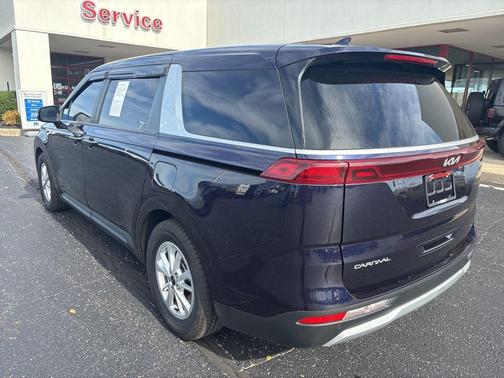 2023 Kia Carnival LX