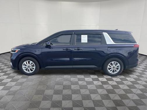 2023 Kia Carnival LX
