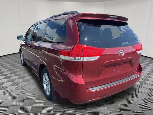 2014 Toyota Sienna LE