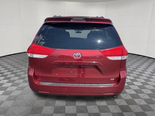 2014 Toyota Sienna LE