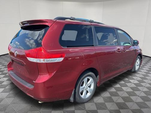 2014 Toyota Sienna LE