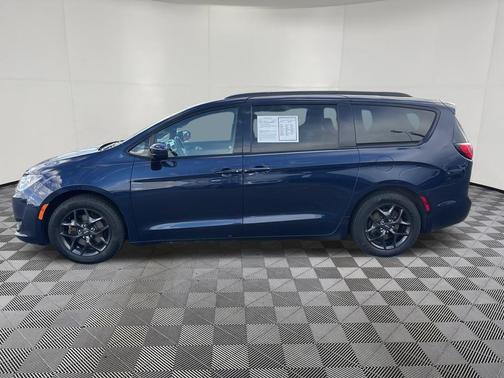2018 Chrysler Pacifica Touring-L Plus