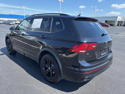 2024 Volkswagen Tiguan 2.0T SE R-Line Black