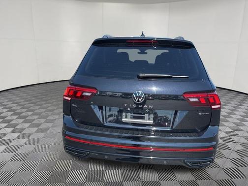 2024 Volkswagen Tiguan 2.0T SE R-Line Black