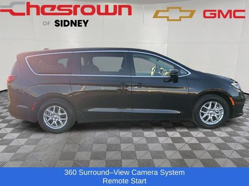 2023 Chrysler Pacifica Touring-L