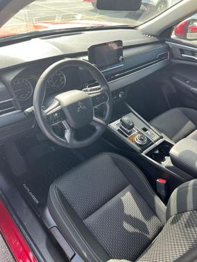 2022 Mitsubishi Outlander ES