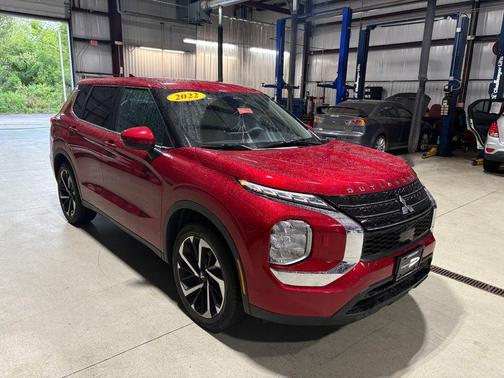 2022 Mitsubishi Outlander ES
