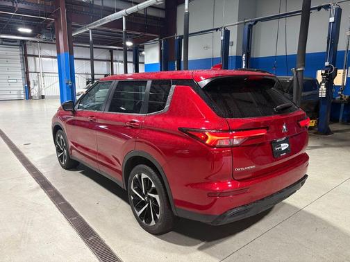 2022 Mitsubishi Outlander ES
