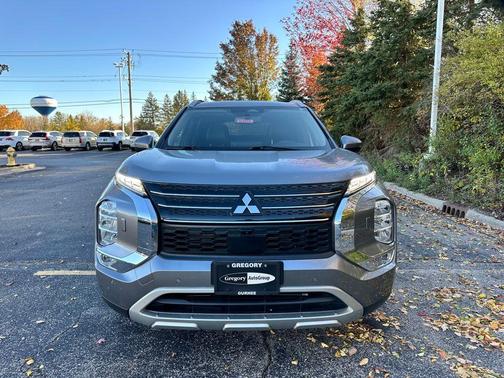 2022 Mitsubishi Outlander SE