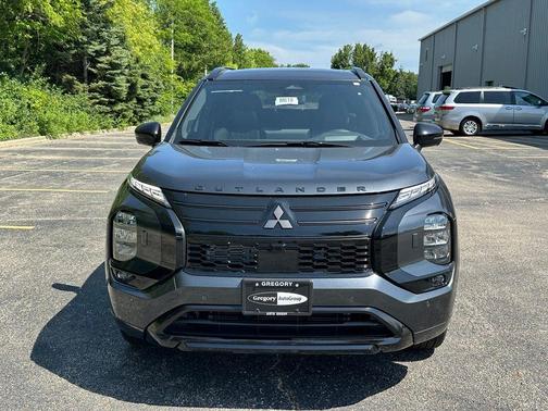Graphite Gray 2026 Mitsubishi Outlander Black Edition