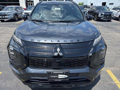 Graphite Gray 2026 Mitsubishi Outlander Black Edition