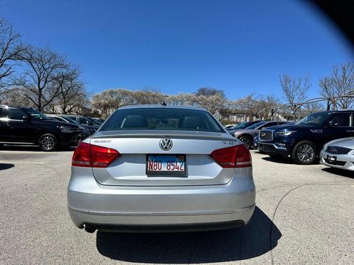 2015 Volkswagen Passat 1.8T Auto SE