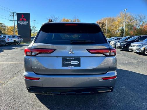2022 Mitsubishi Outlander Black Edition