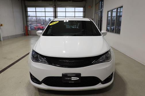 2020 Chrysler Pacifica Touring