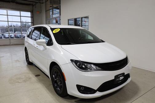 2020 Chrysler Pacifica Touring