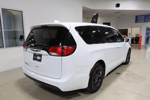 2020 Chrysler Pacifica Touring