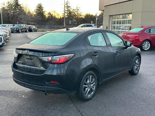 Stealth 2019 Toyota Yaris Sedan LE