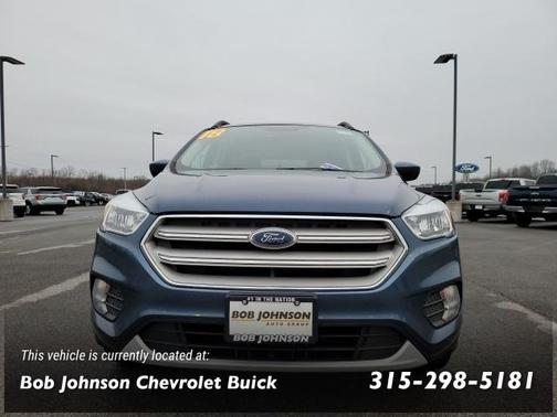 Photo 2 of 20 of 2018 Ford Escape SE
