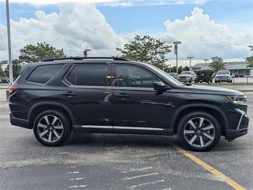 2023 Honda Pilot Touring 8-Passenger