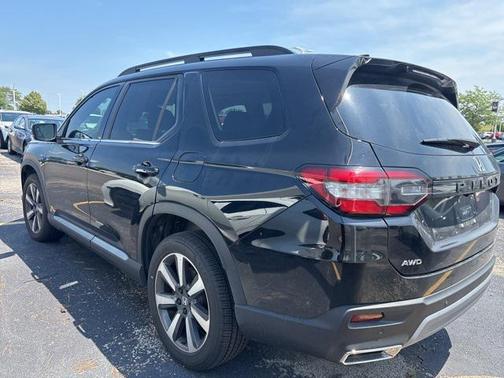 2023 Honda Pilot Touring 8-Passenger
