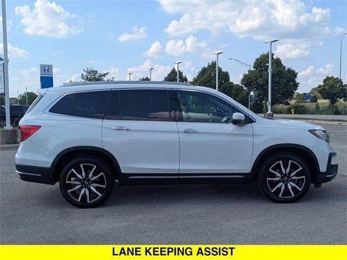 2022 Honda Pilot Touring 8-Passenger