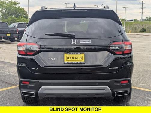 2025 Honda Pilot Touring 8-Passenger