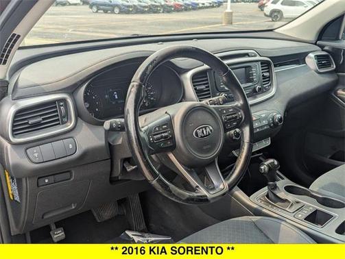 2016 Kia Sorento LX