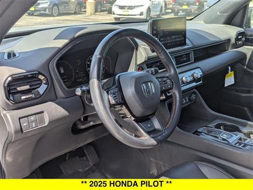 2025 Honda Pilot TrailSport