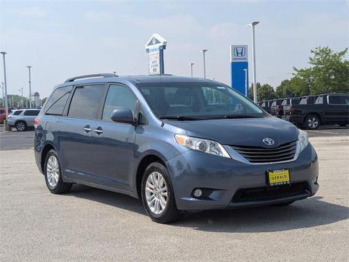 2013 Toyota Sienna XLE