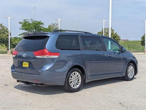 2013 Toyota Sienna XLE